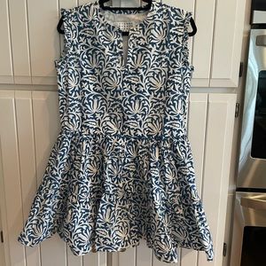 Perfect summer dress sz med blue and cream floral pattern, lined
